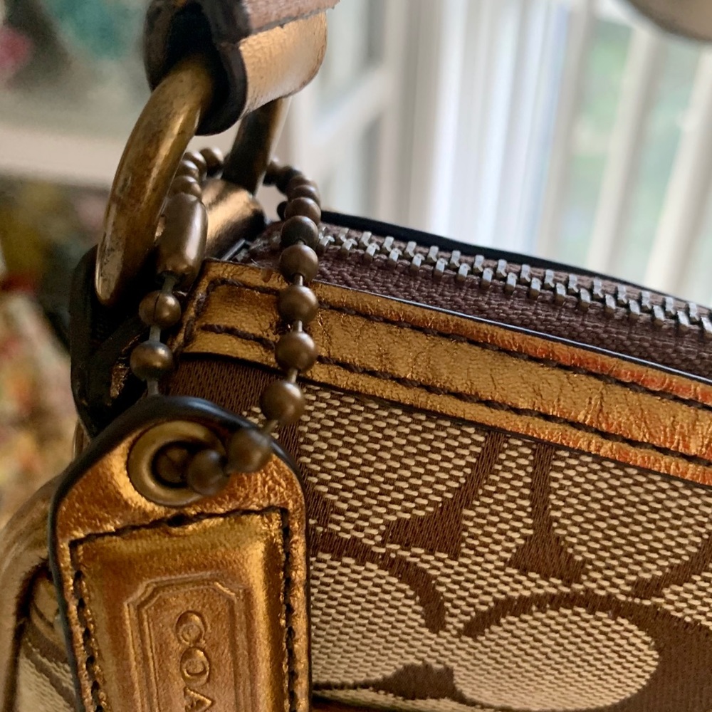 🧡NWOT Coach bronze & brown suede logo bag buckled. Get @ this price a classic! - Picture 4 of 9